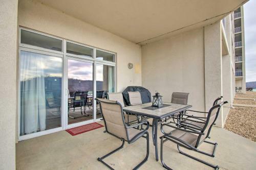 Apartamento Updated Lakefront Condo And Patio And Pool Access