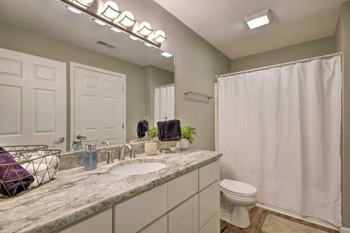 Apartamento Updated Lakefront Condo And Patio And Pool Access