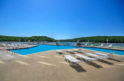 Apartamento Updated Lakefront Condo And Patio And Pool Access