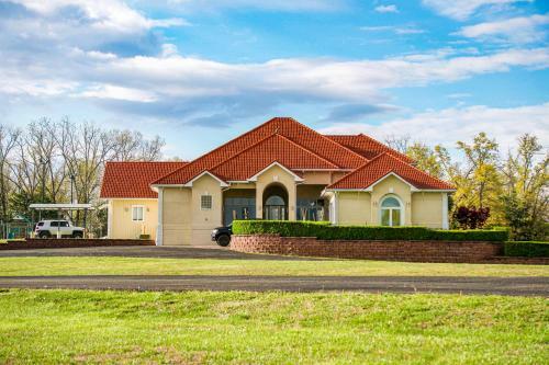 Little Talladega Bed And Breakfast