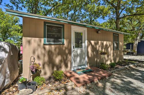 Lakeside Home With Pool Access Boat And Explore!
