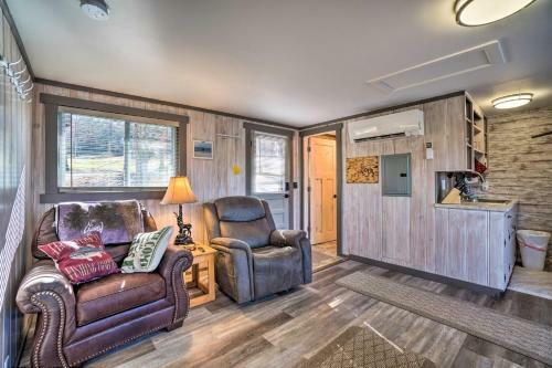 Reeds Spring Lakefront Cabin With Resort Perks!