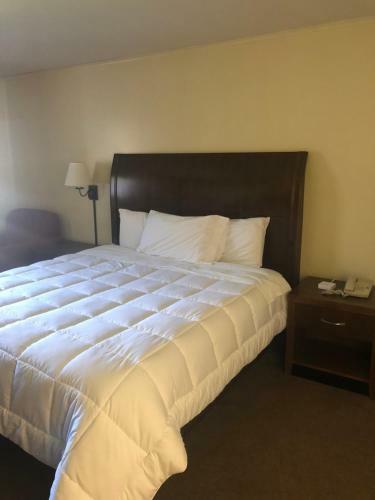 Hotel Simple Rewards Inn