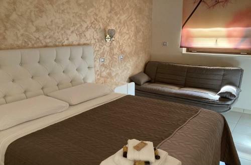 B&B Golden House