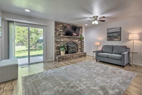 Springfield Home With Office About 38 Mi To Branson!