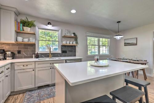 Springfield Home With Office About 38 Mi To Branson!