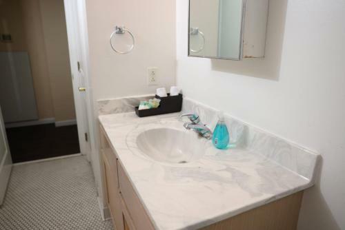 Apartamento Cozy Campus Stay With 78 Walk Score