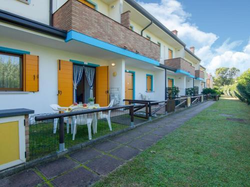 Delightful Holiday Home In Rosolina With A Shared Pool