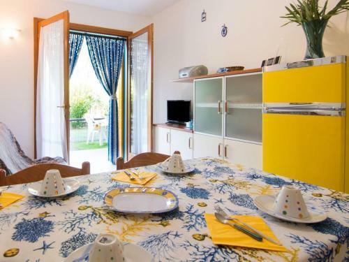 Charming Holiday Home In Rosolina With A Shared Pool
