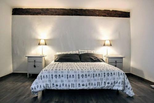 Panoramic And Beautiful House 4km From The Sea.