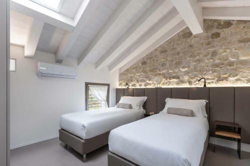 Hostal Portone180 Guest House