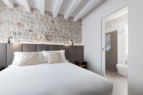 Hostal Portone180 Guest House