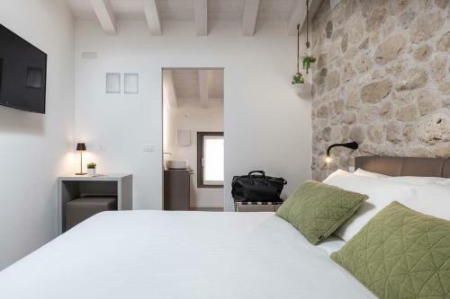 Hostal Portone180 Guest House
