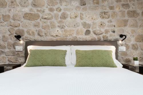 Hostal Portone180 Guest House