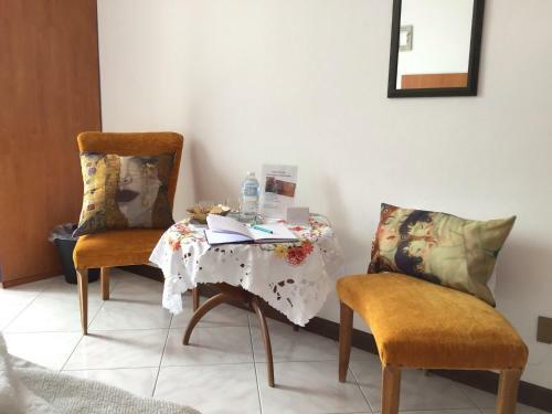 Hostal Villa Romeo Acero Rosso