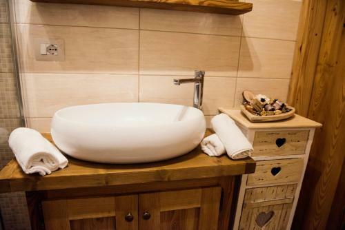 Chalet Des Arts - Charme Apartment With Spa