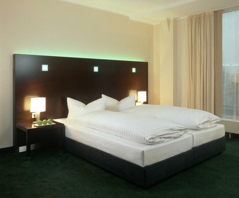 Hotel Flemings(.)