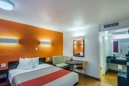 Motel 6 Ardmore