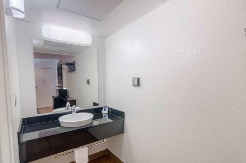 Motel 6 Ardmore