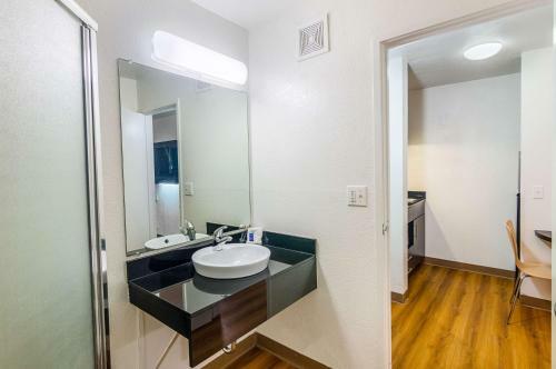 Motel 6 Ardmore