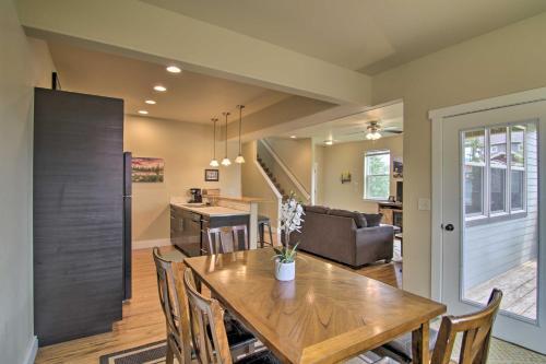 Bozeman Bliss With Yard, 20 Miles To Skiing!