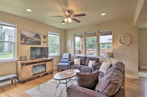Bozeman Bliss With Yard, 20 Miles To Skiing!
