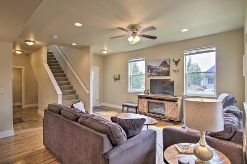 Bozeman Bliss With Yard, 20 Miles To Skiing!