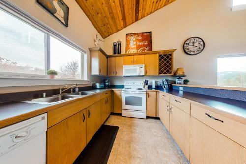 Firelight Chalet 94