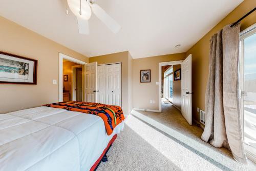 Firelight Chalet 94