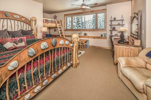 Moon Rider Ski Chalet
