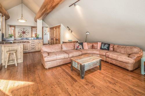 Moon Rider Ski Chalet