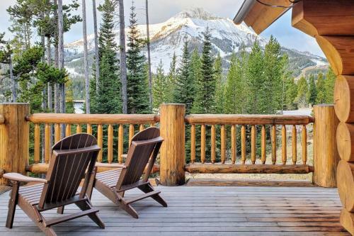Moon Rider Ski Chalet