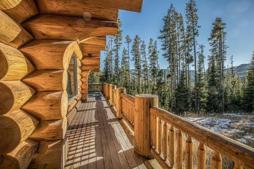 Moon Rider Ski Chalet