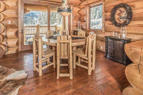 Moon Rider Ski Chalet