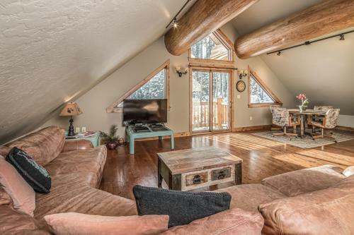 Moon Rider Ski Chalet