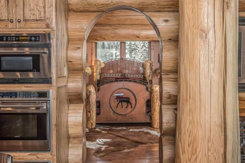 Moon Rider Ski Chalet
