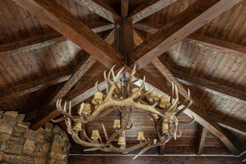 Big Sky Lookout Tower Cabins - Lone Peak