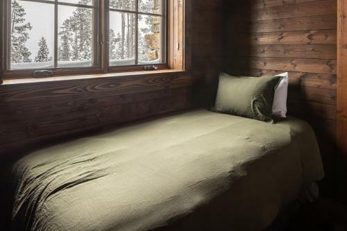 Big Sky Lookout Tower Cabins - Lone Peak