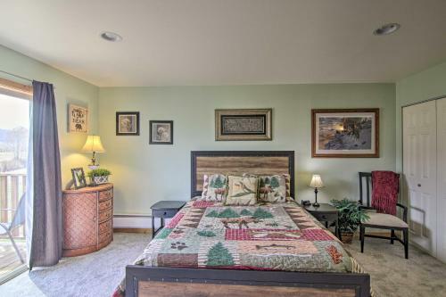 Airy Emigrant Townhome With Sweeping Mtn Views!
