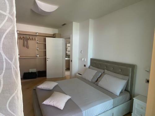 Sea View Embassy Apartment