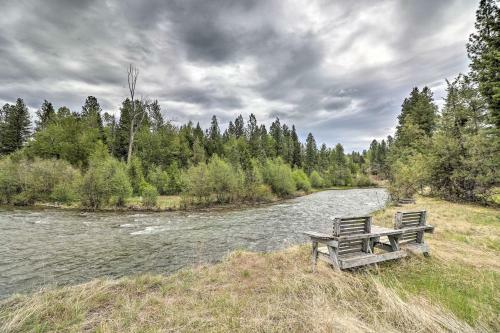 Quiet Riverside Retreat - Hike, Fish And Ski!