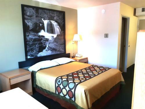 Hotel Super 8 By Wyndham Hamilton