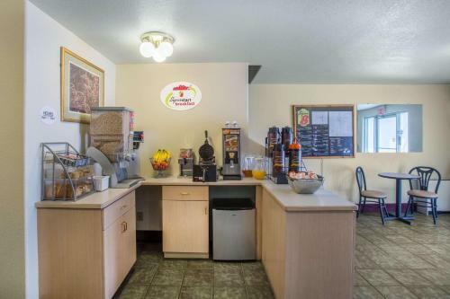 Hotel Super 8 By Wyndham Hamilton