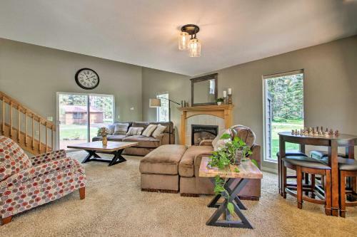 Creekfront Lincoln Home, Steps From Downtown!