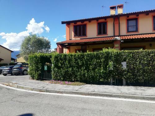 Intero Appartamento Villa Elisa: Giardino Box Auto