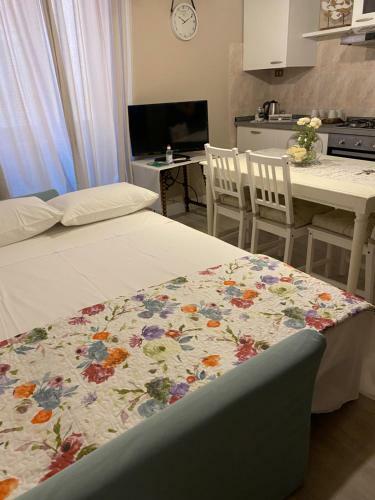 Apartamento Violetta Maison, Elegante E Romantica A Salo?