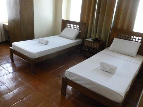 Hostal Makabata Guesthouse