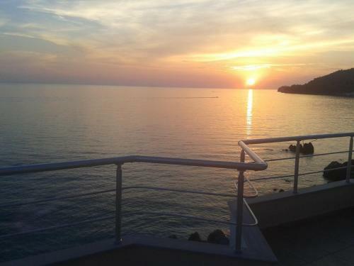 Hostal Magic Ionian Apartments & Rooms