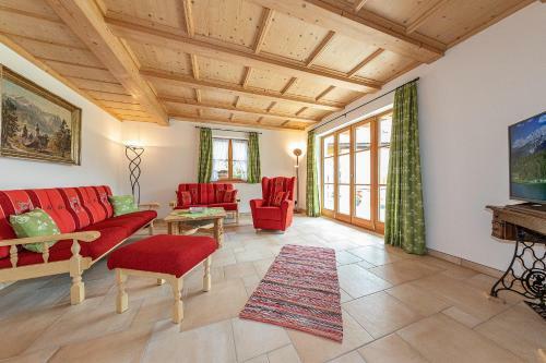 Neuerbaute Ferienhaush�lfte 4erspitzblick