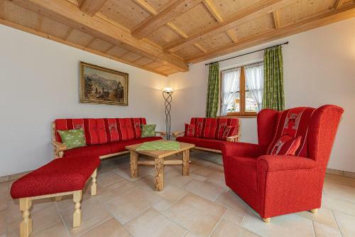Neuerbaute Ferienhaush�lfte 4erspitzblick